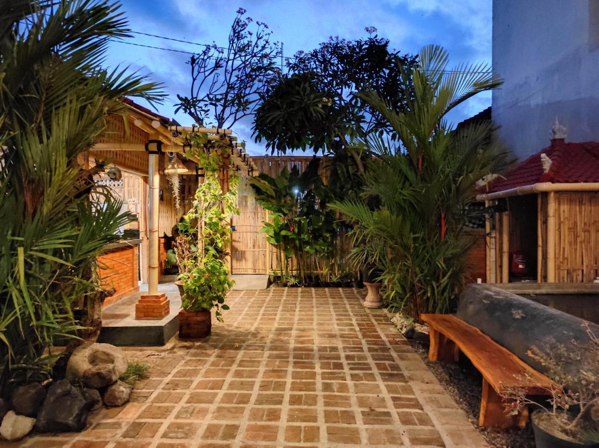 Kubu Di-Kayla'S Hotel Sanur  Exterior photo